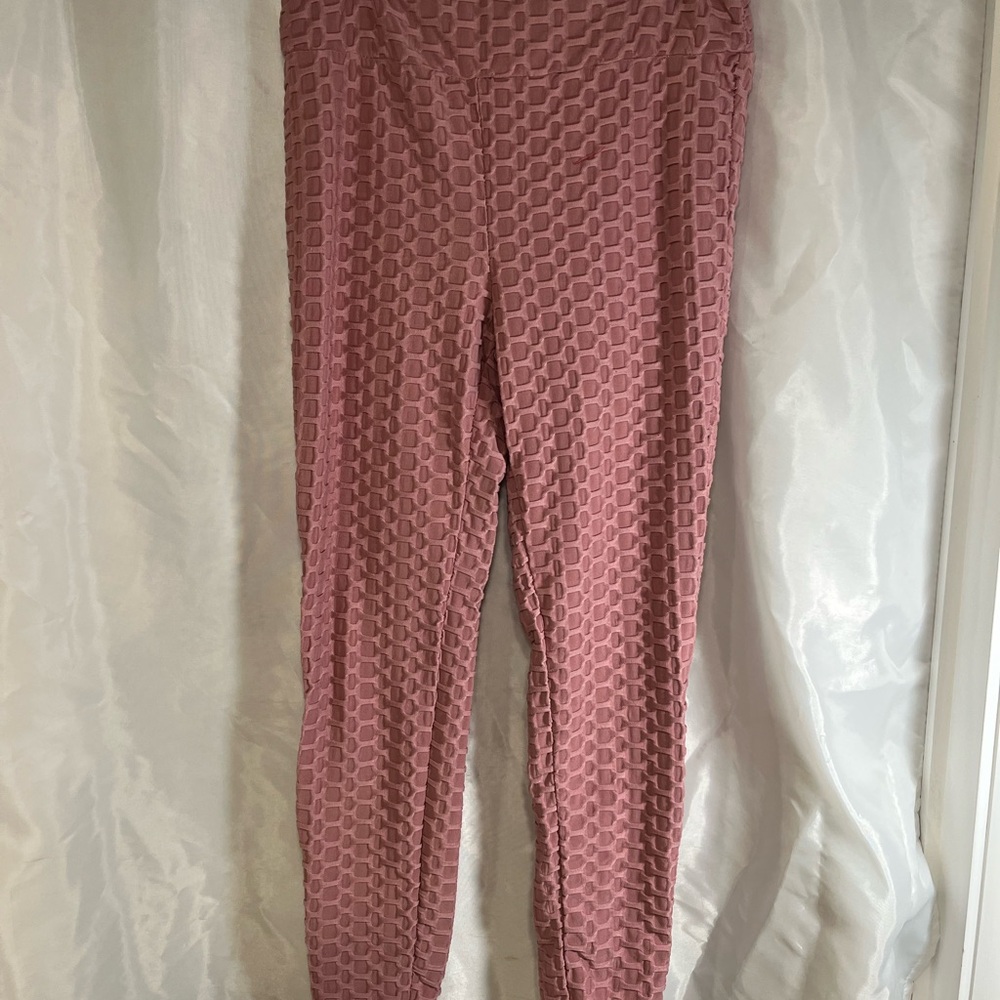 Eye Candy Textured Pink Leggings